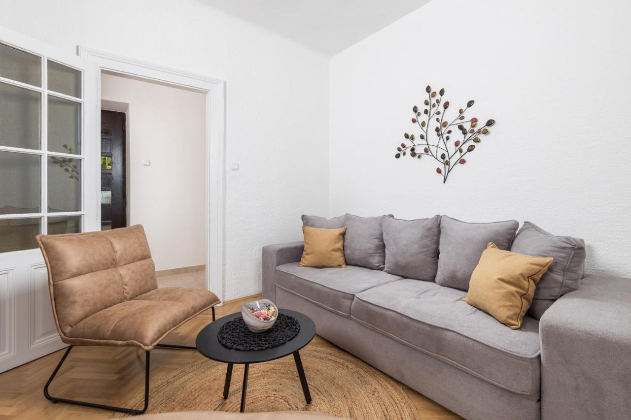 Apartment Carmen Матулі Екстер'єр фото