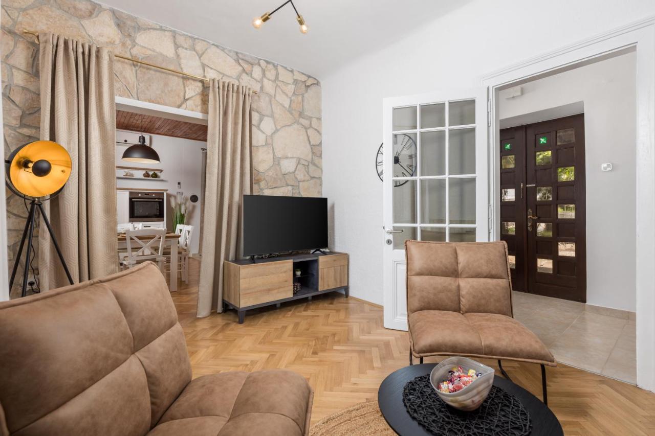 Apartment Carmen Матулі Екстер'єр фото