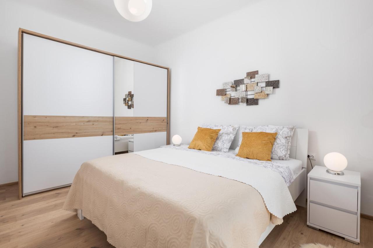 Apartment Carmen Матулі Екстер'єр фото